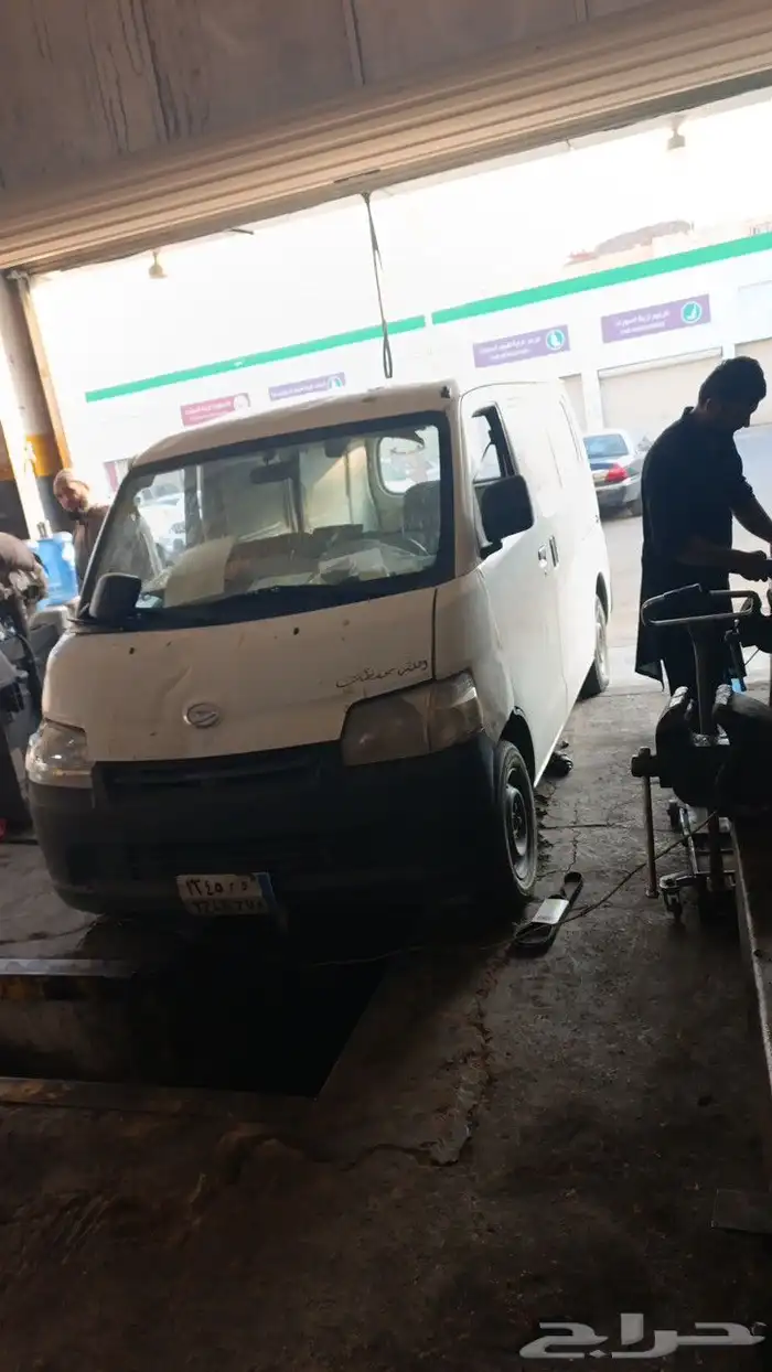 سياره دايهاتسو فان بضاءع للبيع السياره نصيفه وتس فق 2