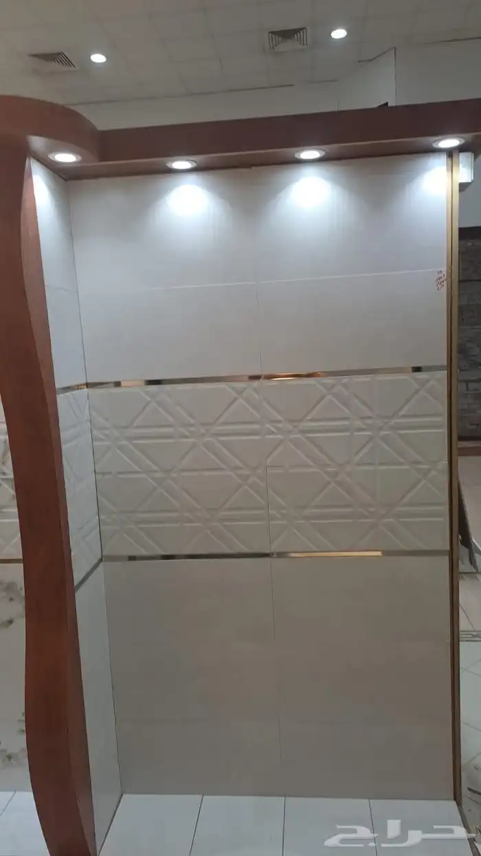 30 في 60 جدران وطني السعر 0