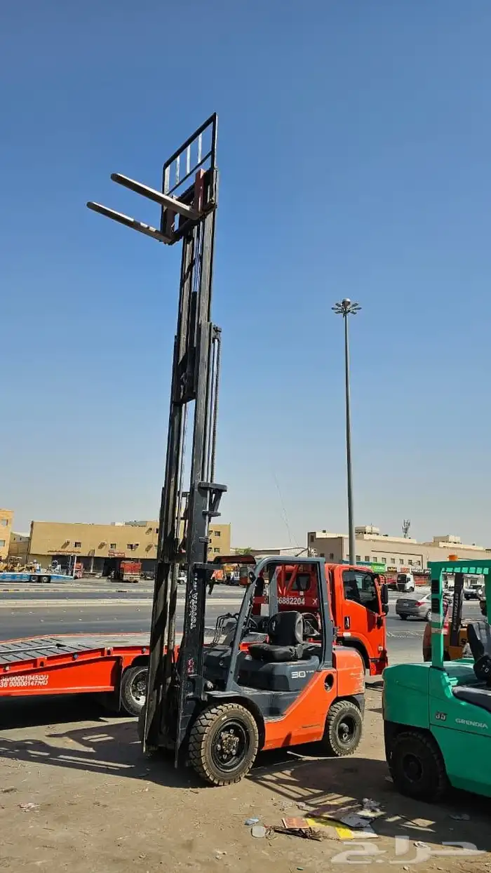 رافعه شوكيه فوركلفت للايجار الشهري واليومي والمشاوير حسب الط 5