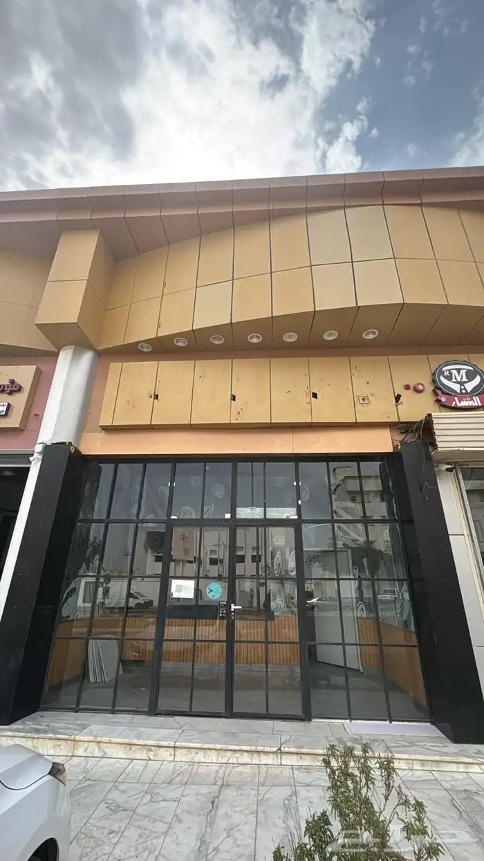 للإيجار محلات بموقع حيوي و مميز ببريدة 0