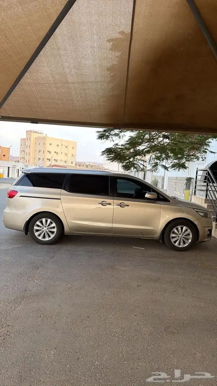 كيا كرنفال 2016 مشيك عليها بالكامل 2