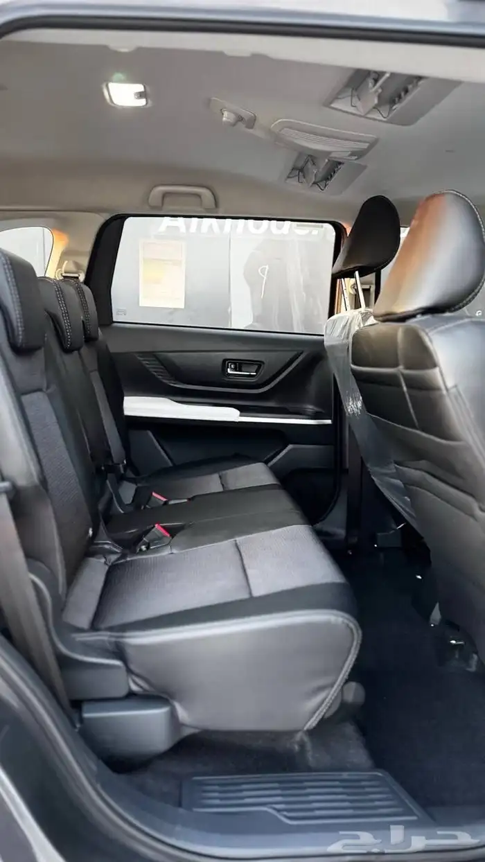 تويوتا فيلوز GLX 2025 لدى شركة عبدالمجيد الخضر 10