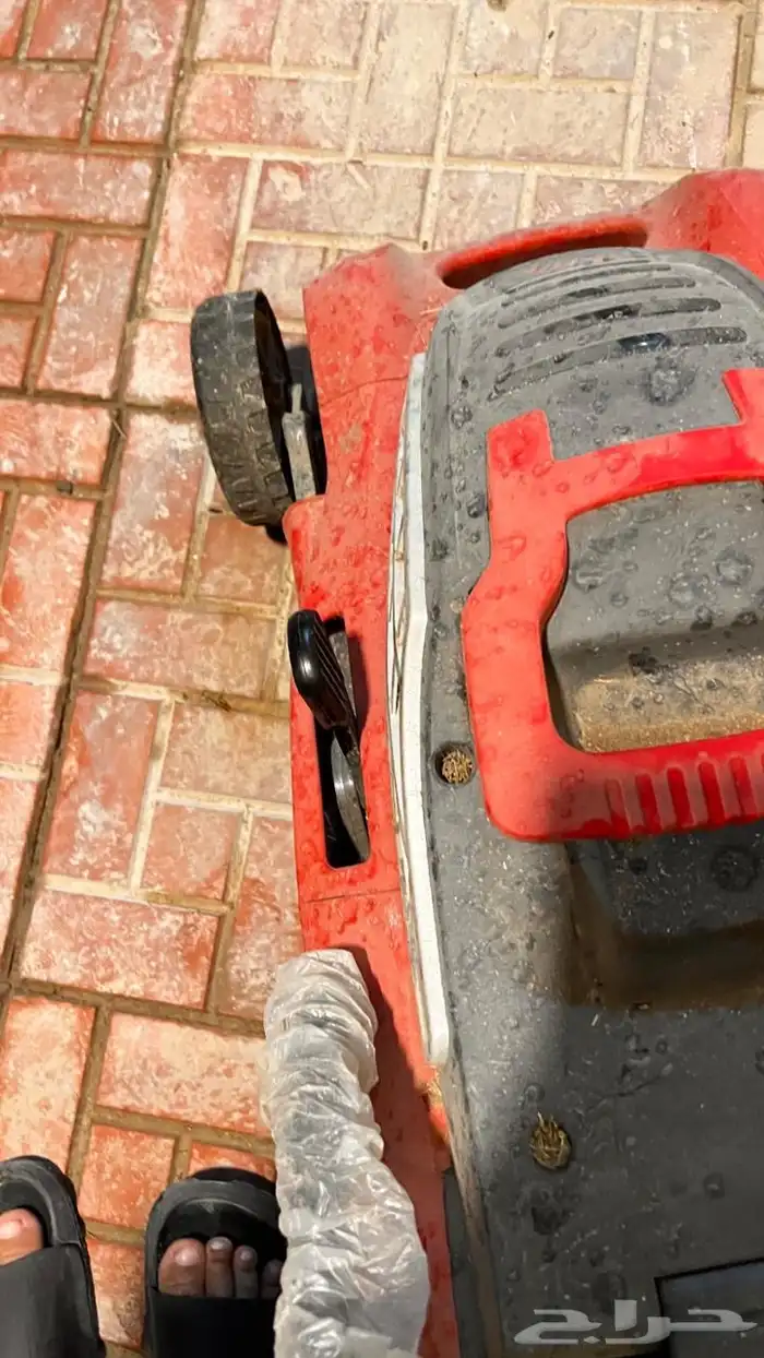 مكينة قص العشب 1