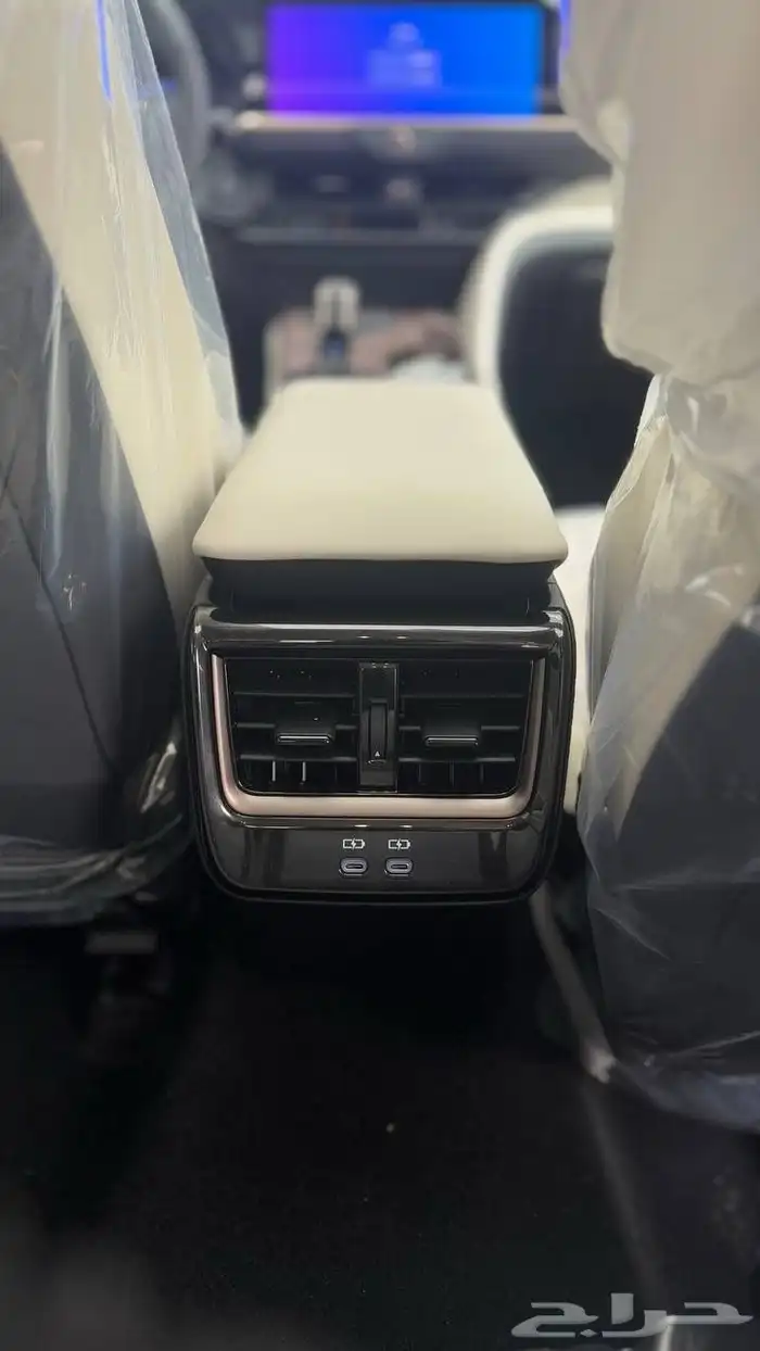 تويوتا كراون 2025 بريميوم لدى شركة عبدالمجيد الخضر 16