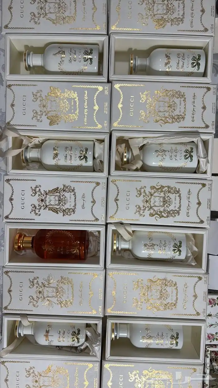 عطور اصليه ماركات بكراتين وبعضها بدون كراتين بربع القيمه 41