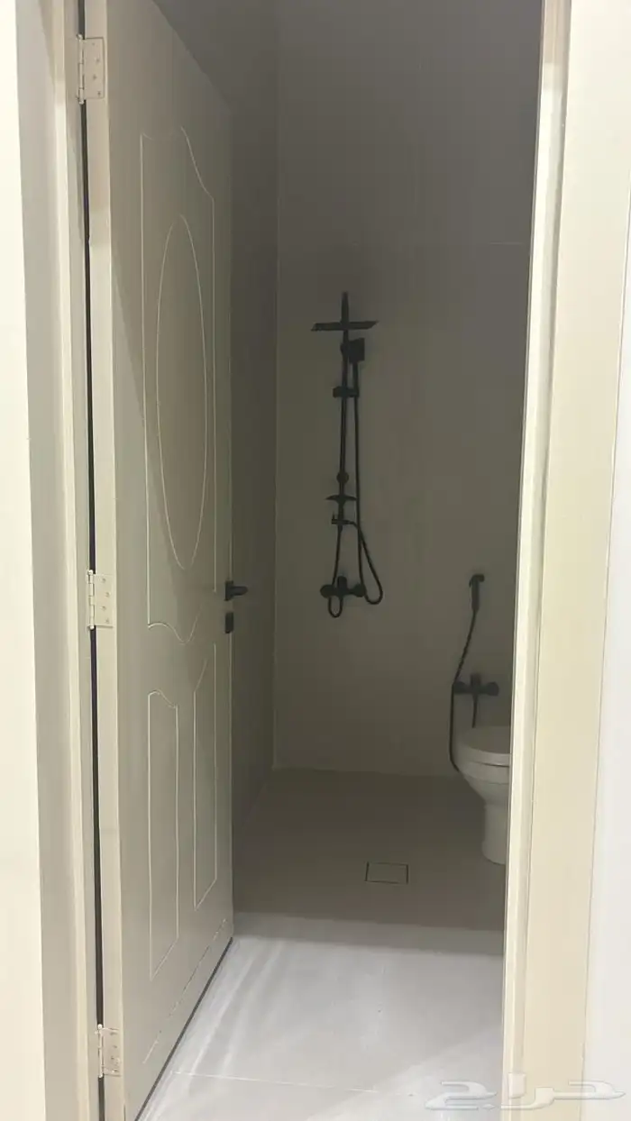 ادوار للايجار بأسعار جيده في حي السعاده 14