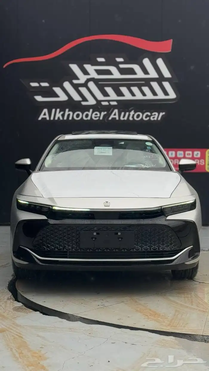 تويوتا كراون 2025 بريميوم لدى شركة عبدالمجيد الخضر 1