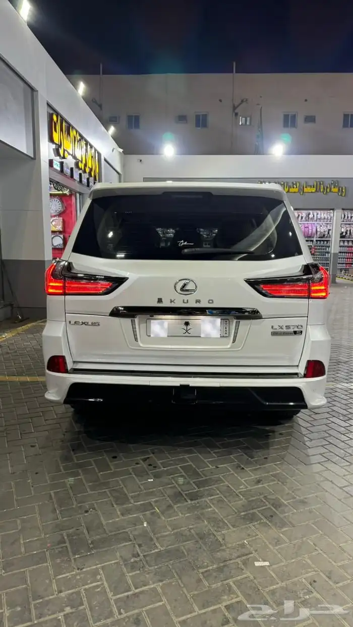 لكزس 2021 بلاك اديشن 5