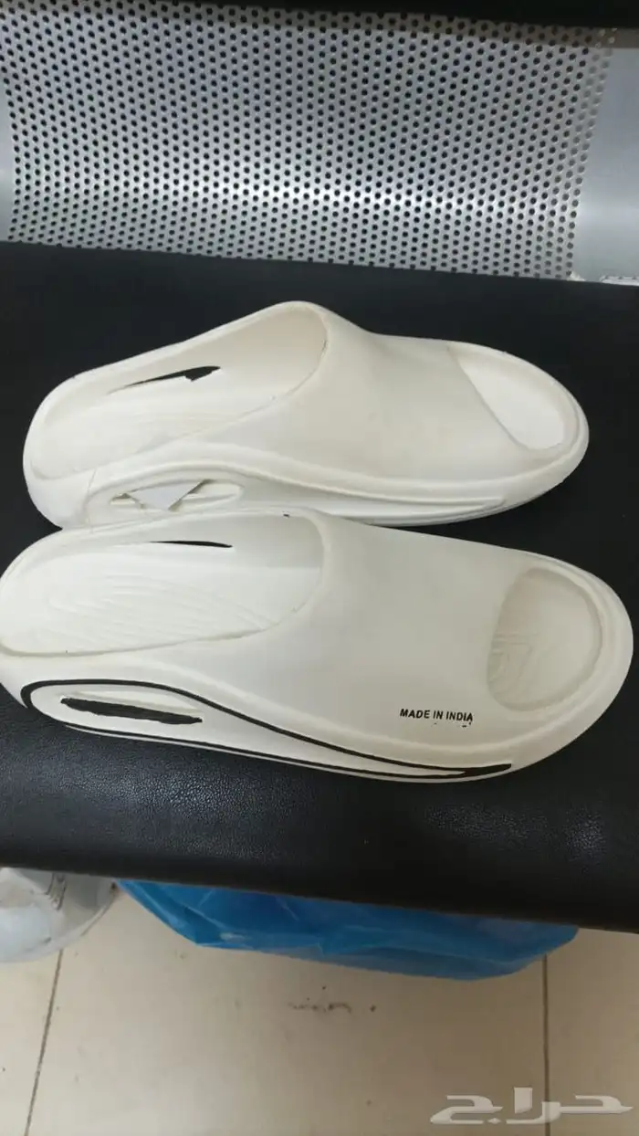 للبيع جزمات اسبورت وا اسليبر بي أسعار الجمله 87