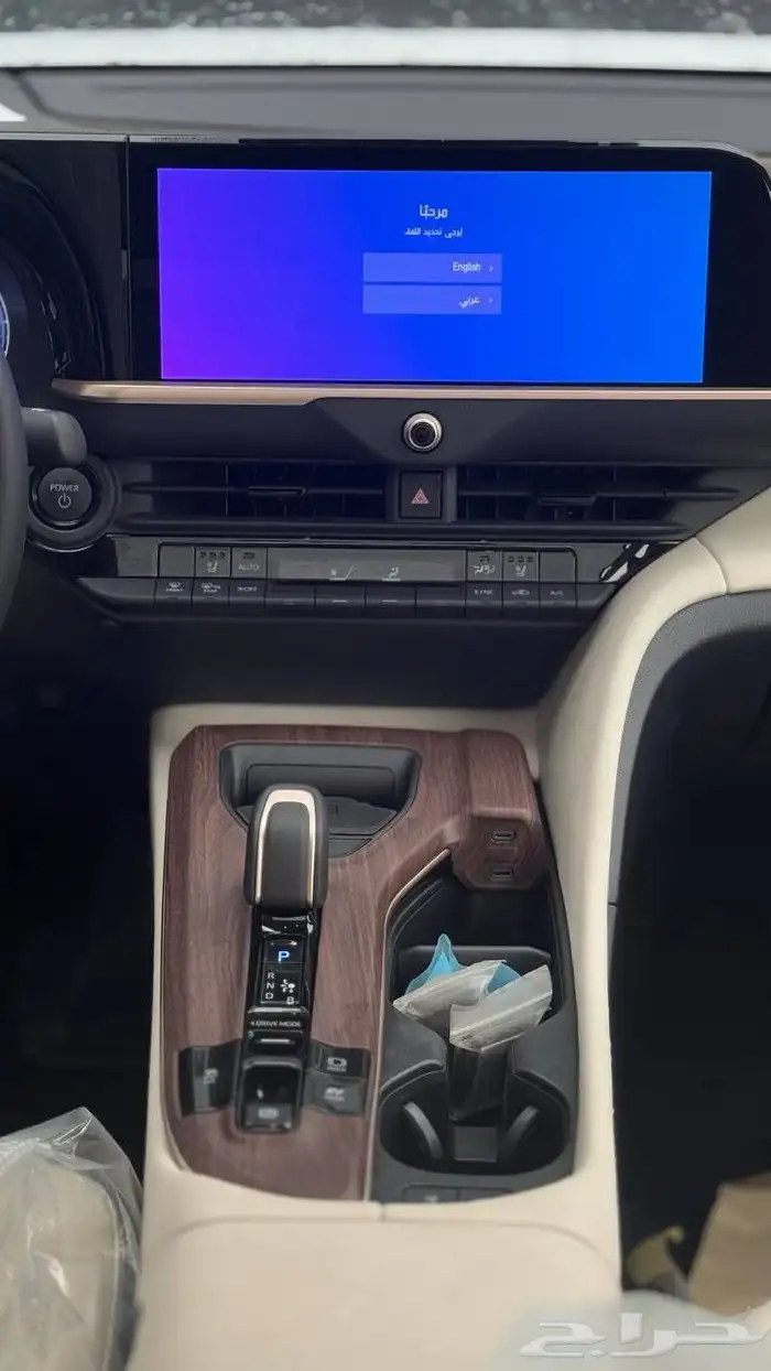 تويوتا كراون 2025 بريميوم لدى شركة عبدالمجيد الخضر 10