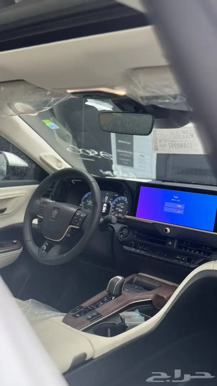 تويوتا كراون 2025 بريميوم لدى شركة عبدالمجيد الخضر 9