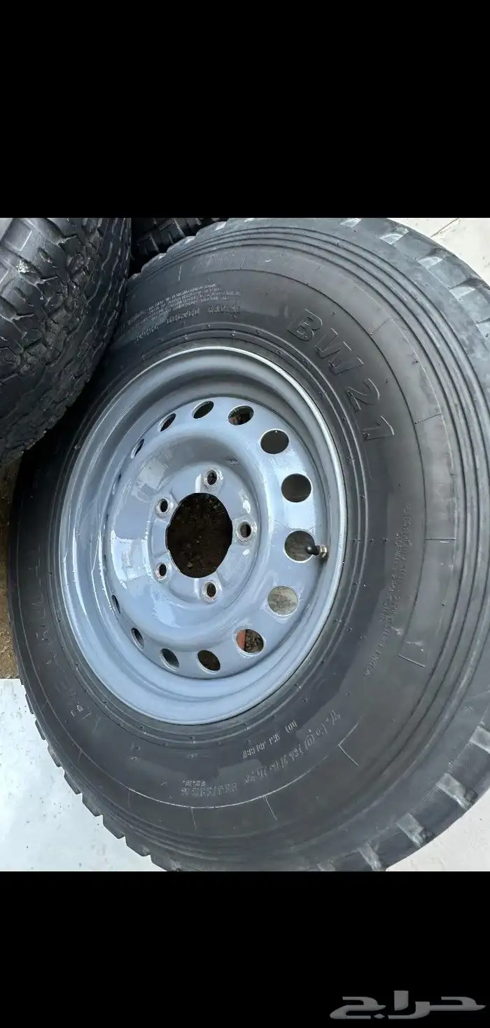 للبيع جنوط هلل مع الكفرات ربع شاص خمسة مسامير 2