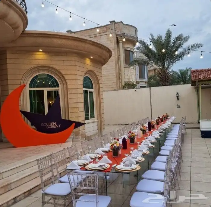 كراسي طاولات كراسي شفافه طاولات قزاز دائري 3