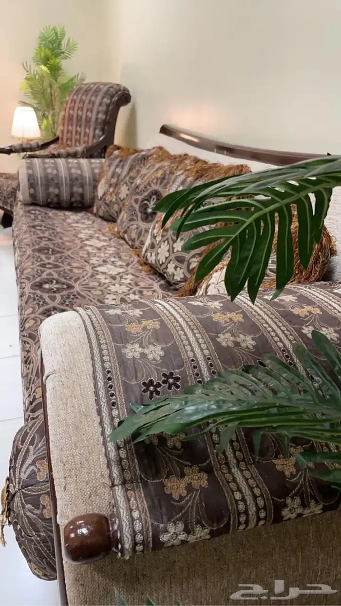 طقم كنب بحاله ممتازه 6