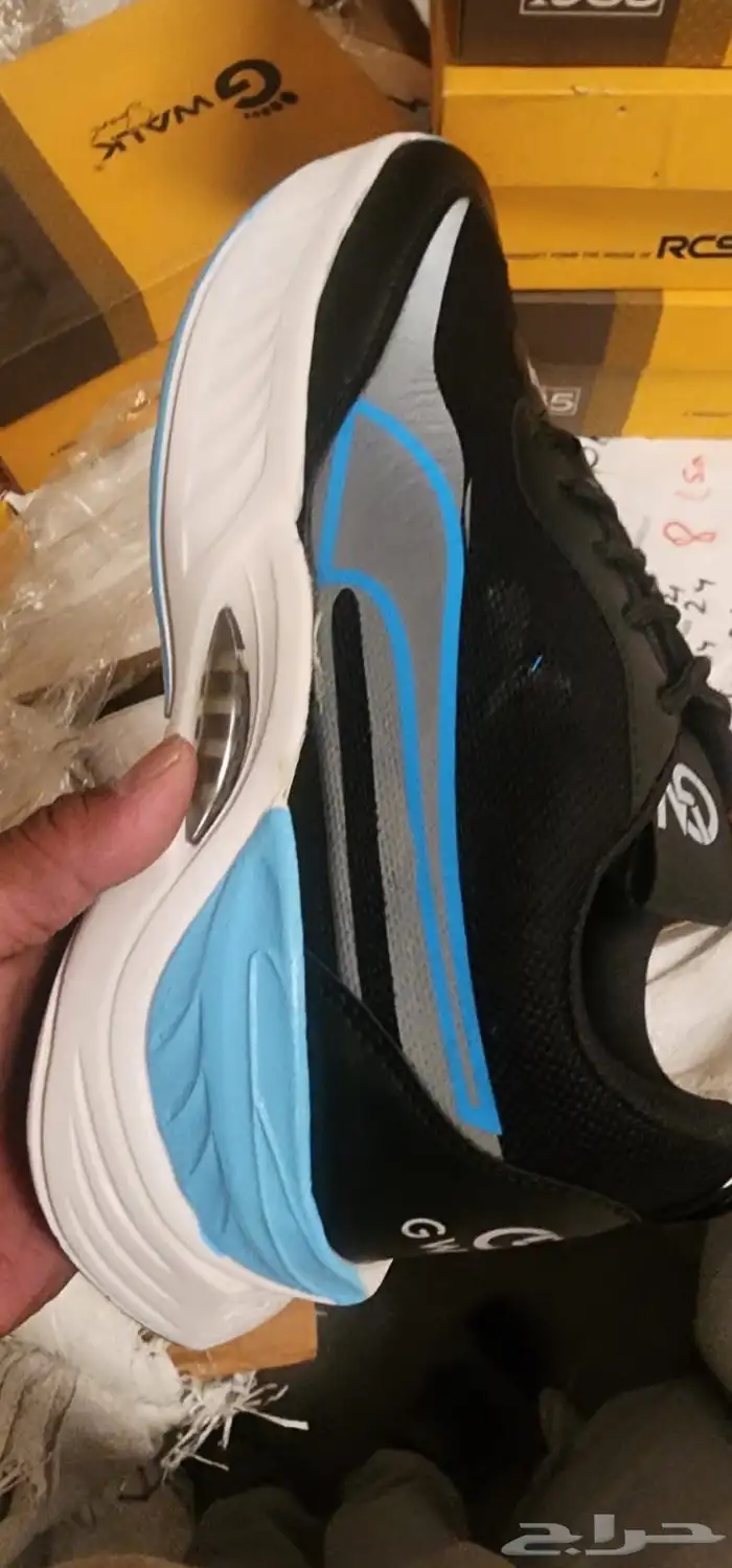 للبيع جزمات اسبورت وا اسليبر بي أسعار الجمله 30