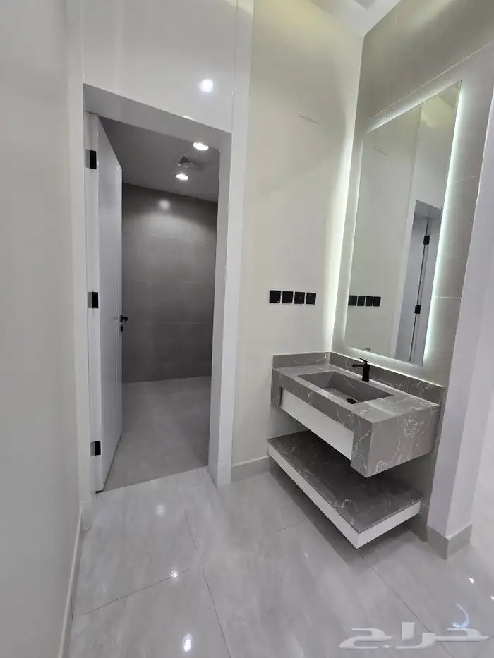 للبيع شقق ارضي 6غرفVIPحوش ومدخل سياره أبها درة المحالة580ألف 19