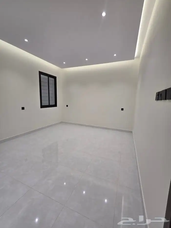 للبيع روف علوى مع ملحق مدخل مستقل مدخل سياره650ألف ط الثماني 12