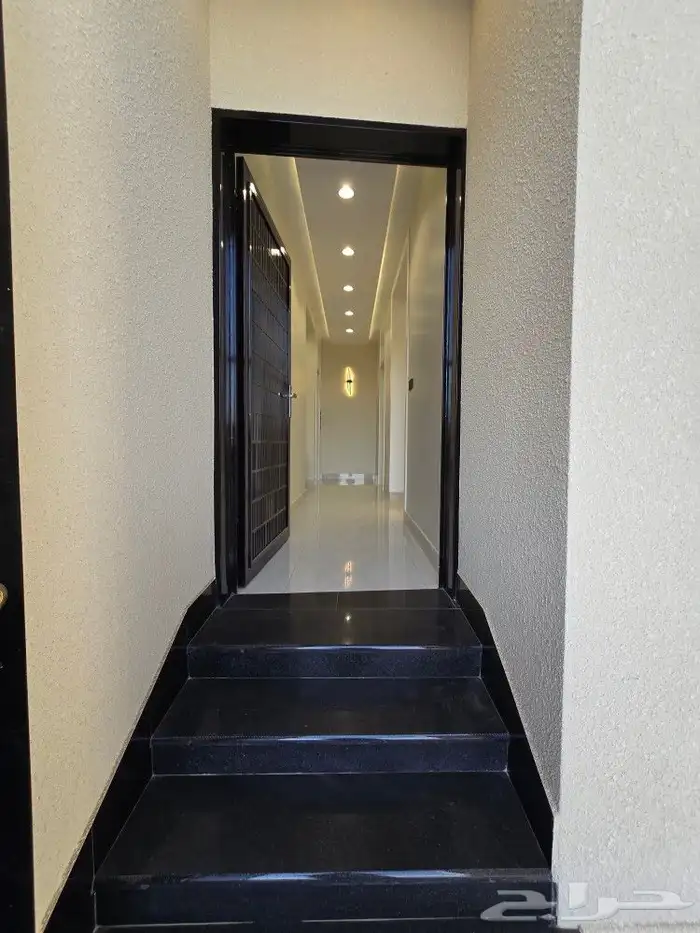 للبيع شقق ارضي 6غرفVIPحوش ومدخل سياره أبها درة المحالة580ألف 5