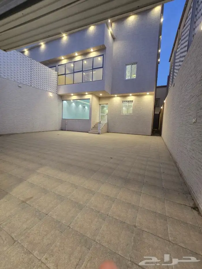 للبيع فيلا دورين وملحق بمسبح طريق غرب المدينة العسكرية720ألف 1