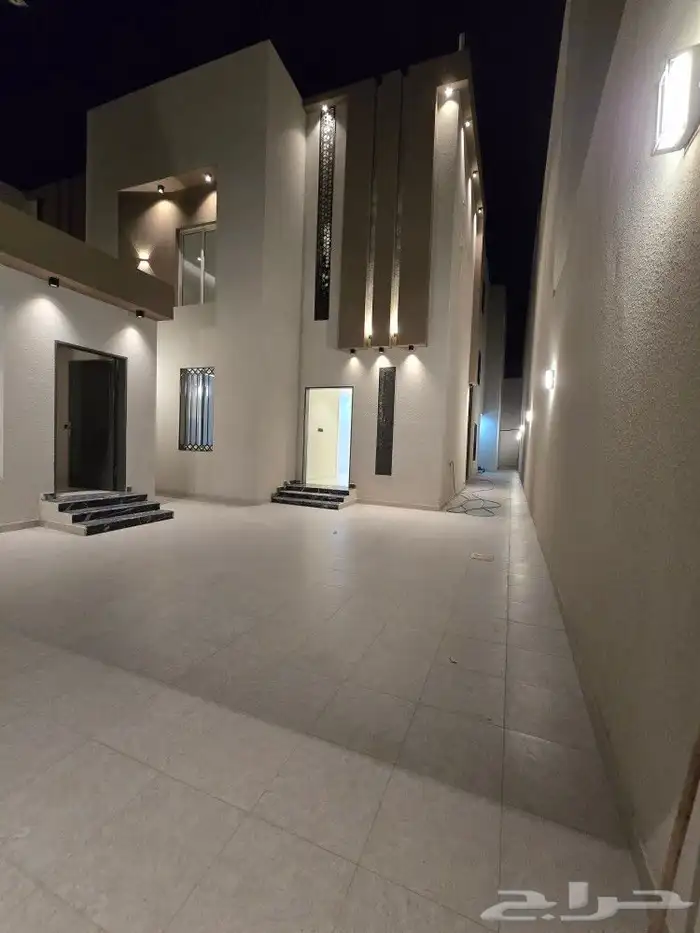 للبيع فيلا دورين وملحق مساحه كبيره غرف وسيعه احدرفيده العزيز 4