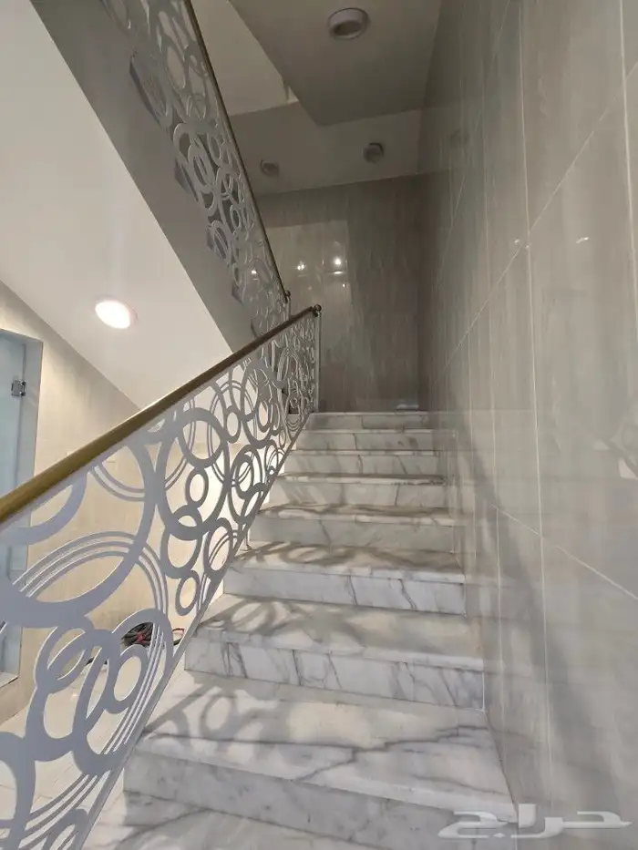 للبيع فيلا دورين وملحق بمسبح طريق غرب المدينة العسكرية720ألف 13