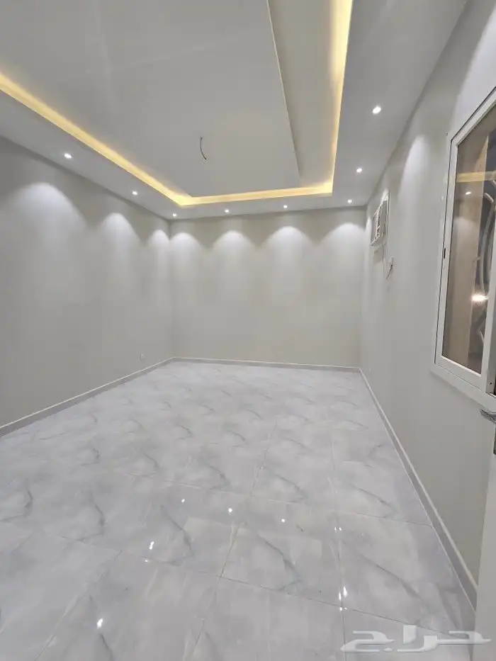 للبيع فيلا دورين وملحق بمسبح طريق غرب المدينة العسكرية720ألف 24