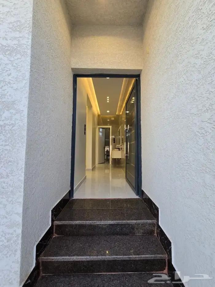 للبيع شقه ارضي 6غرف VIP حوش ومدخل سياره مطبخ جاهز احد رفيده 7