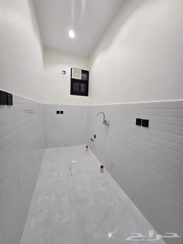 للبيع روف علوى مع ملحق مدخل مستقل مدخل سياره650ألف ط الثماني 26