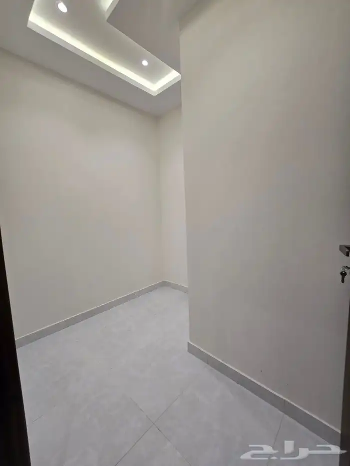 للبيع روف علوى مع ملحق مدخل مستقل مدخل سياره650ألف ط الثماني 14