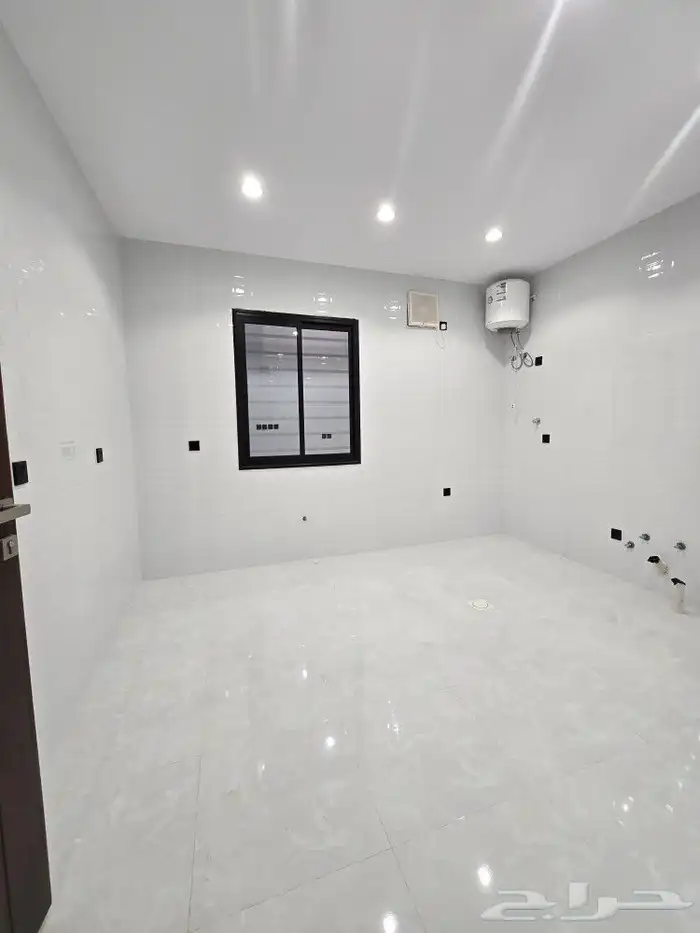 للبيع روف علوى مع ملحق مدخل مستقل مدخل سياره650ألف ط الثماني 15