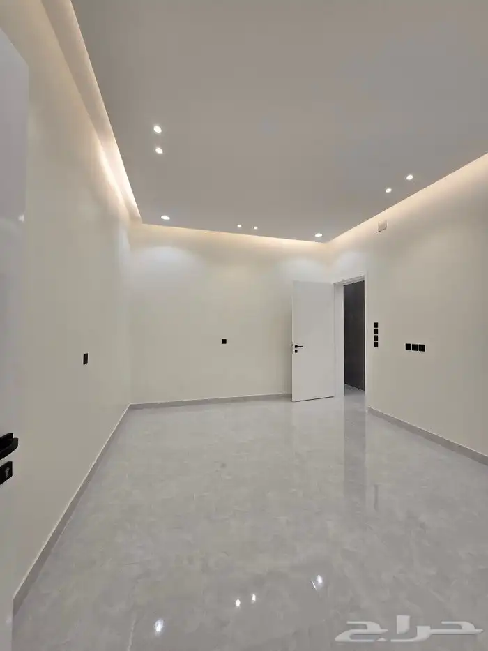 للبيع شقه ارضي 6غرف VIP حوش ومدخل سياره مطبخ جاهز احد رفيده 11