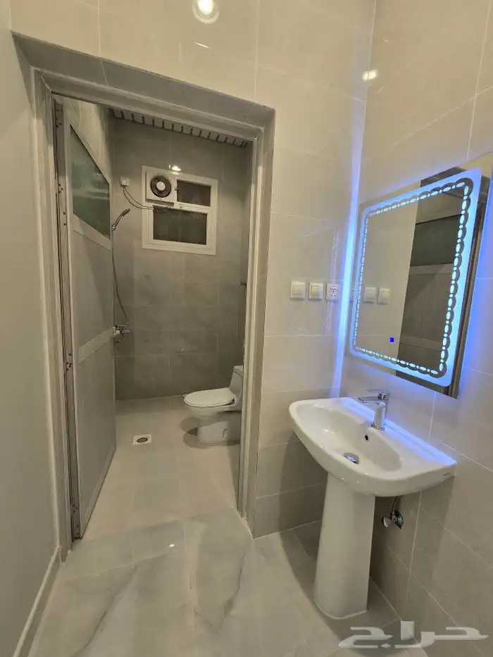 للبيع فيلا دورين وملحق بمسبح طريق غرب المدينة العسكرية720ألف 22