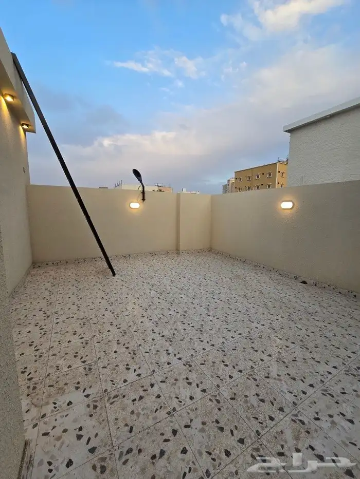 للبيع روف علوى مع ملحق مدخل مستقل مدخل سياره650ألف ط الثماني 29