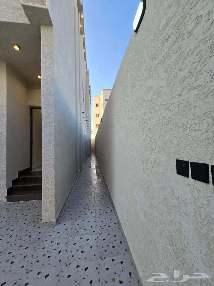 للبيع شقه ارضي 6غرف VIP حوش ومدخل سياره مطبخ جاهز احد رفيده 5