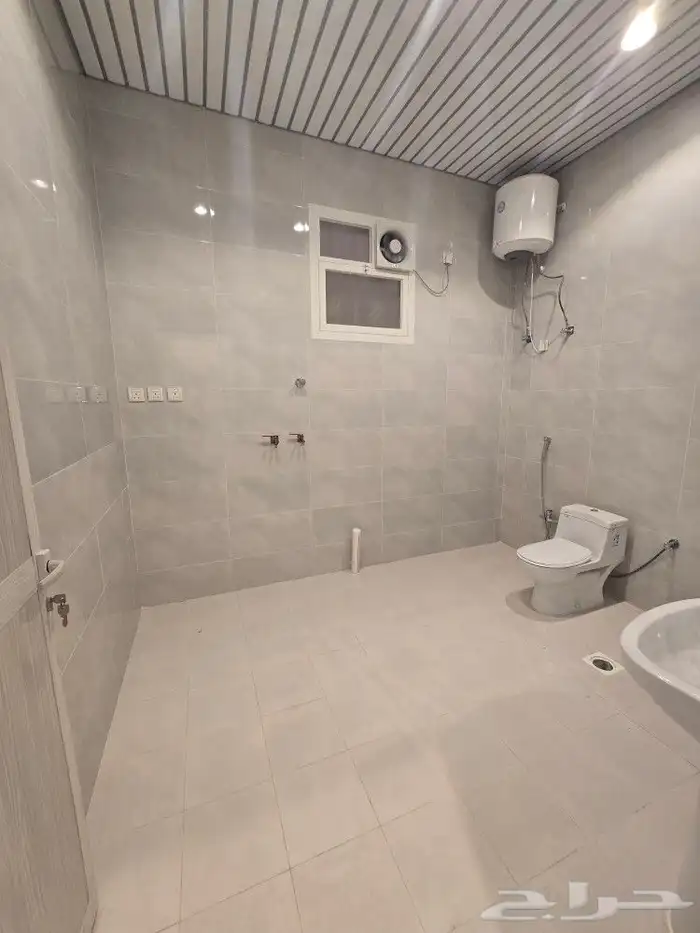 للبيع فيلا دورين وملحق بمسبح طريق غرب المدينة العسكرية720ألف 26