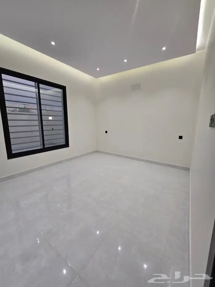 للبيع روف علوى مع ملحق مدخل مستقل مدخل سياره650ألف ط الثماني 23