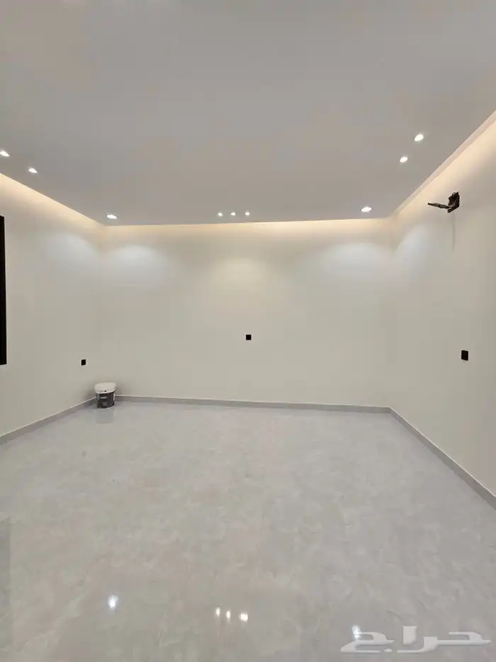 للبيع شقه ارضي 6غرف VIP حوش ومدخل سياره مطبخ جاهز احد رفيده 8