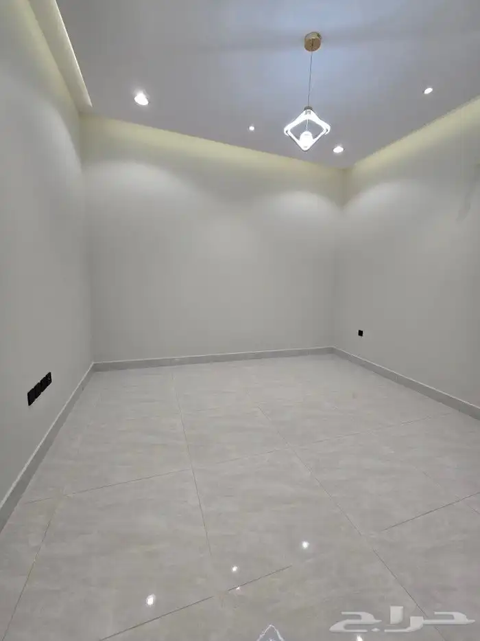 للبيع شقق ارضي 6غرفVIPحوش ومدخل سياره أبها درة المحالة580ألف 20