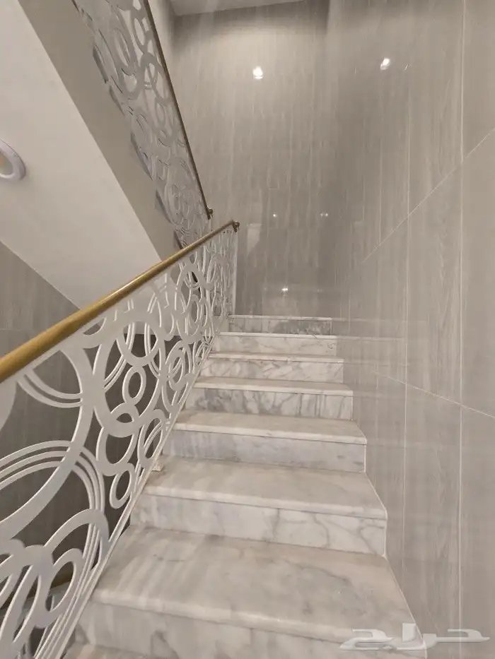 للبيع فيلا دورين وملحق بمسبح طريق غرب المدينة العسكرية720ألف 23