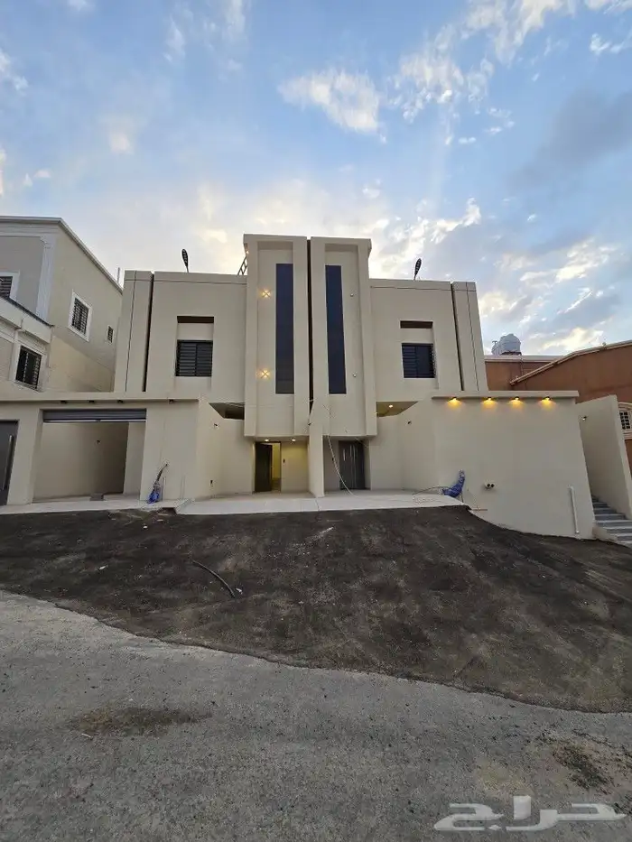 للبيع روف علوى مع ملحق مدخل مستقل مدخل سياره650ألف ط الثماني 0