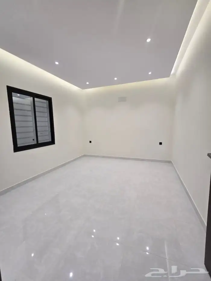 للبيع روف علوى مع ملحق مدخل مستقل مدخل سياره650ألف ط الثماني 24