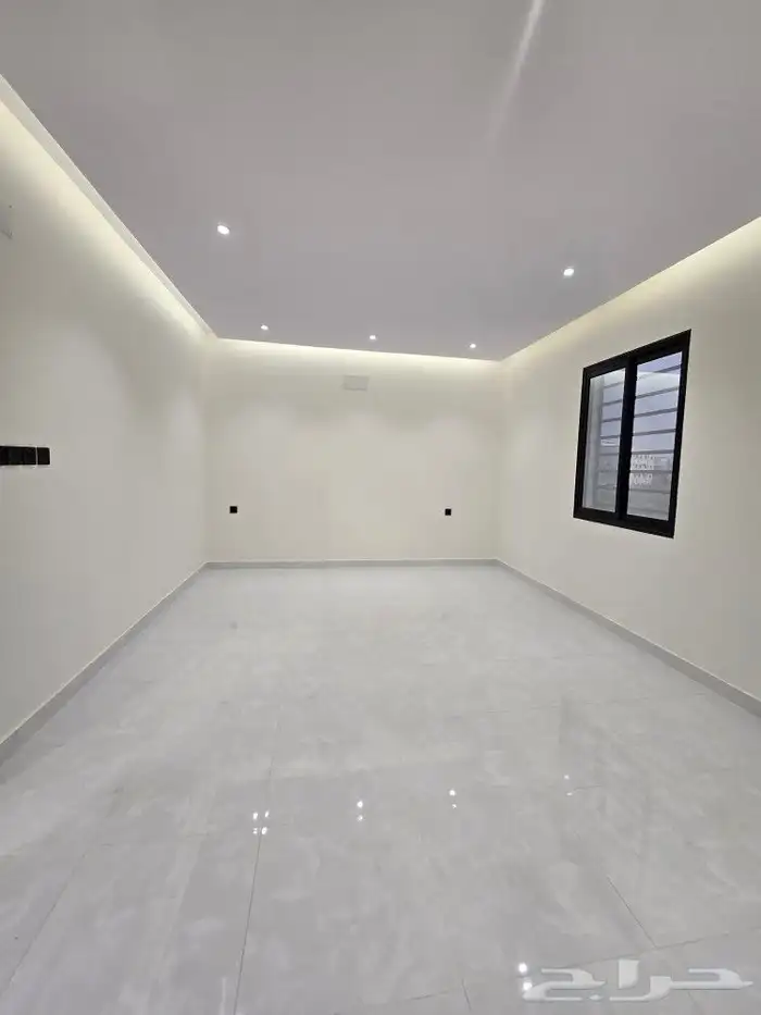 للبيع روف علوى مع ملحق مدخل مستقل مدخل سياره650ألف ط الثماني 17