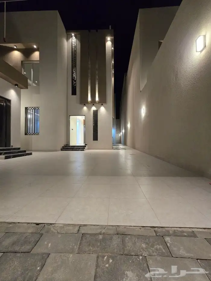 للبيع فيلا دورين وملحق مساحه كبيره غرف وسيعه احدرفيده العزيز 3