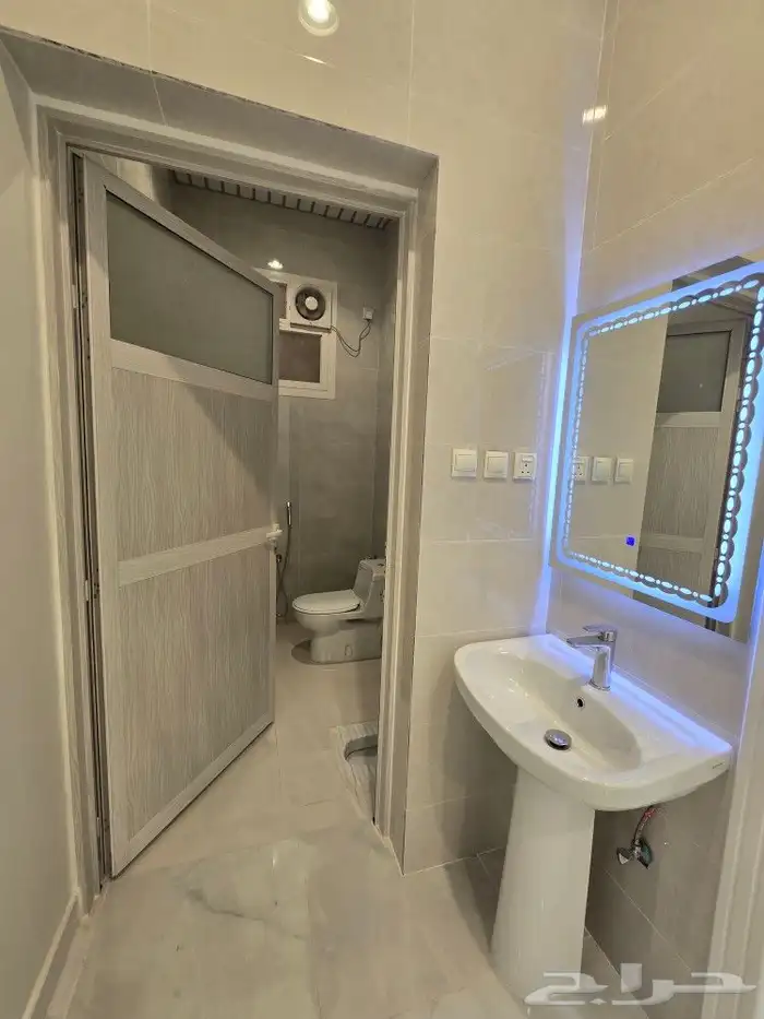 للبيع فيلا دورين وملحق بمسبح طريق غرب المدينة العسكرية720ألف 20