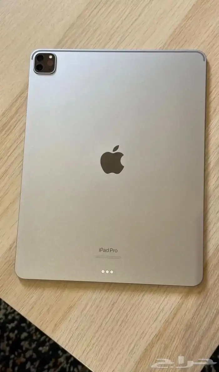 للبيع ايباد برو الجيل السادس مع ابل ماجيك كيبورد 3