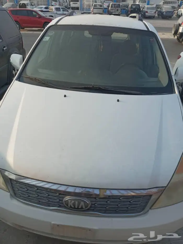 كيا كرنفال للبيع قطع غيار تشليح 2013 2