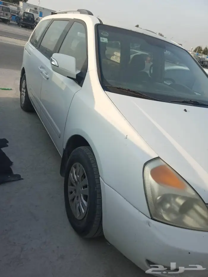 كيا كرنفال للبيع قطع غيار تشليح 2013 3