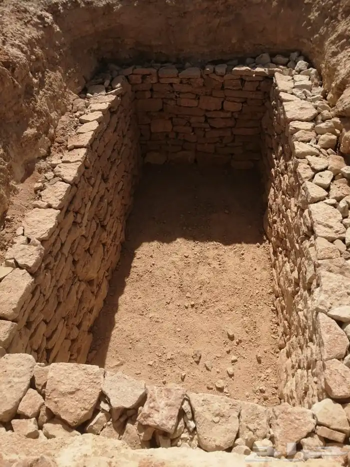 القصيم عنيزه أي نفر موجود شغل بيار تكسير مباني بيارات خزانات 8