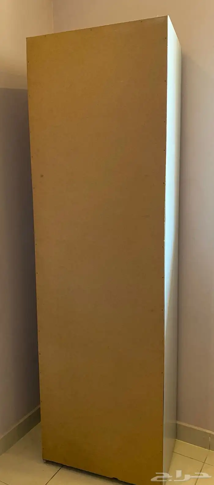 دولاب تنظيم ارفف نظيف وملحقاته سليمة 2