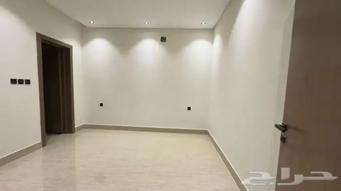 فله دبلكس في حي طويق المساحه 300 8